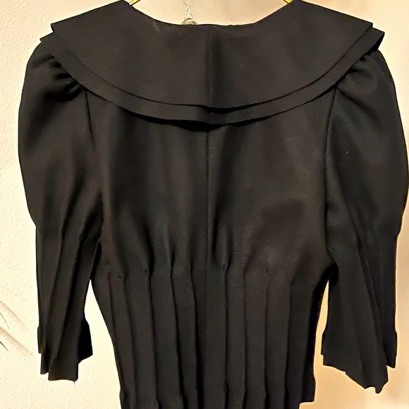 Wool Navy Blue 3/4 Sleeve 3-button Lined pleated jacket - Picture 2 of 4